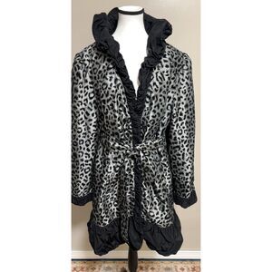 UbU pack your personality leopard print belted trench coat. Size L.
